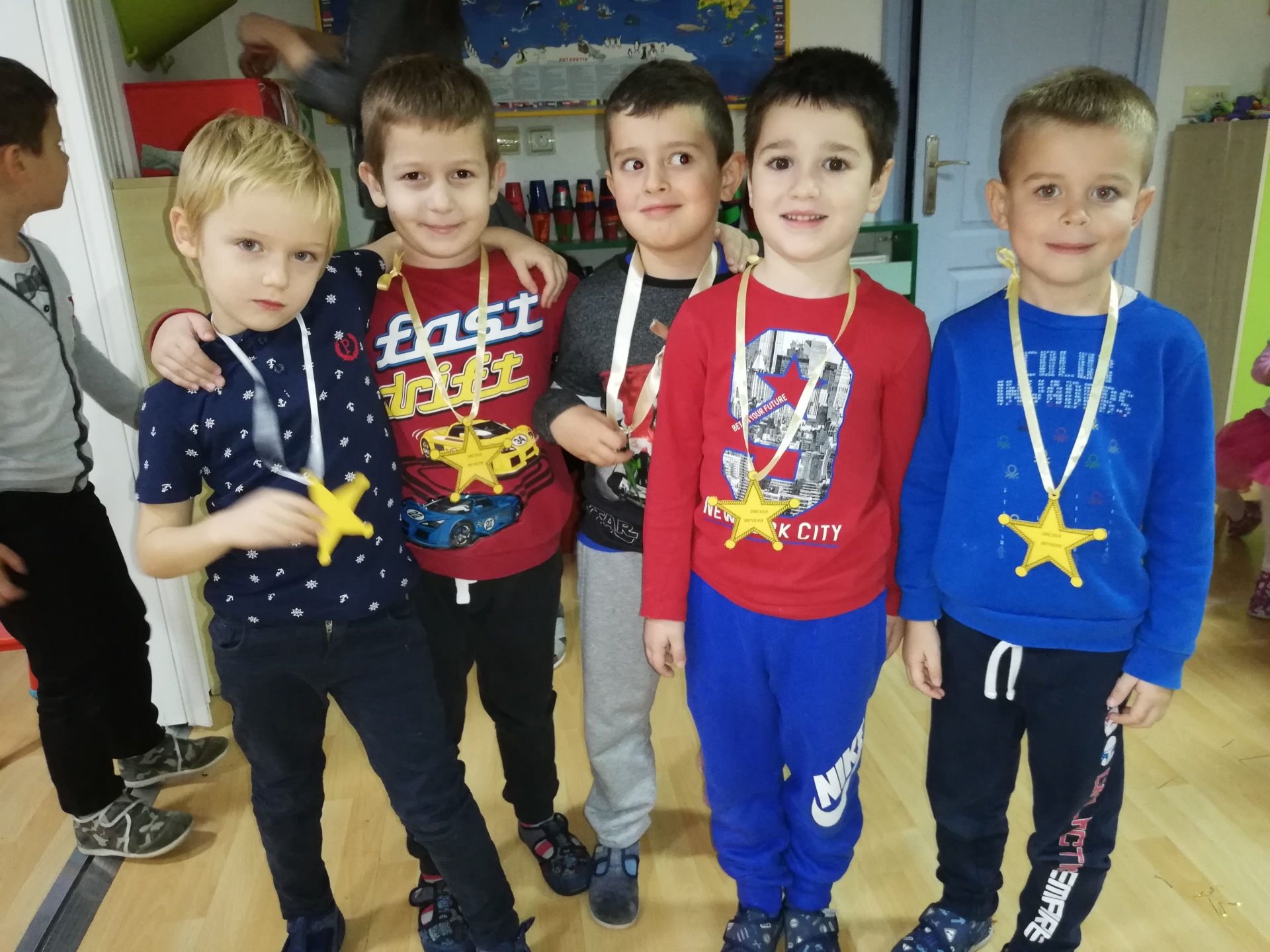 Novembarska pidžama žurka