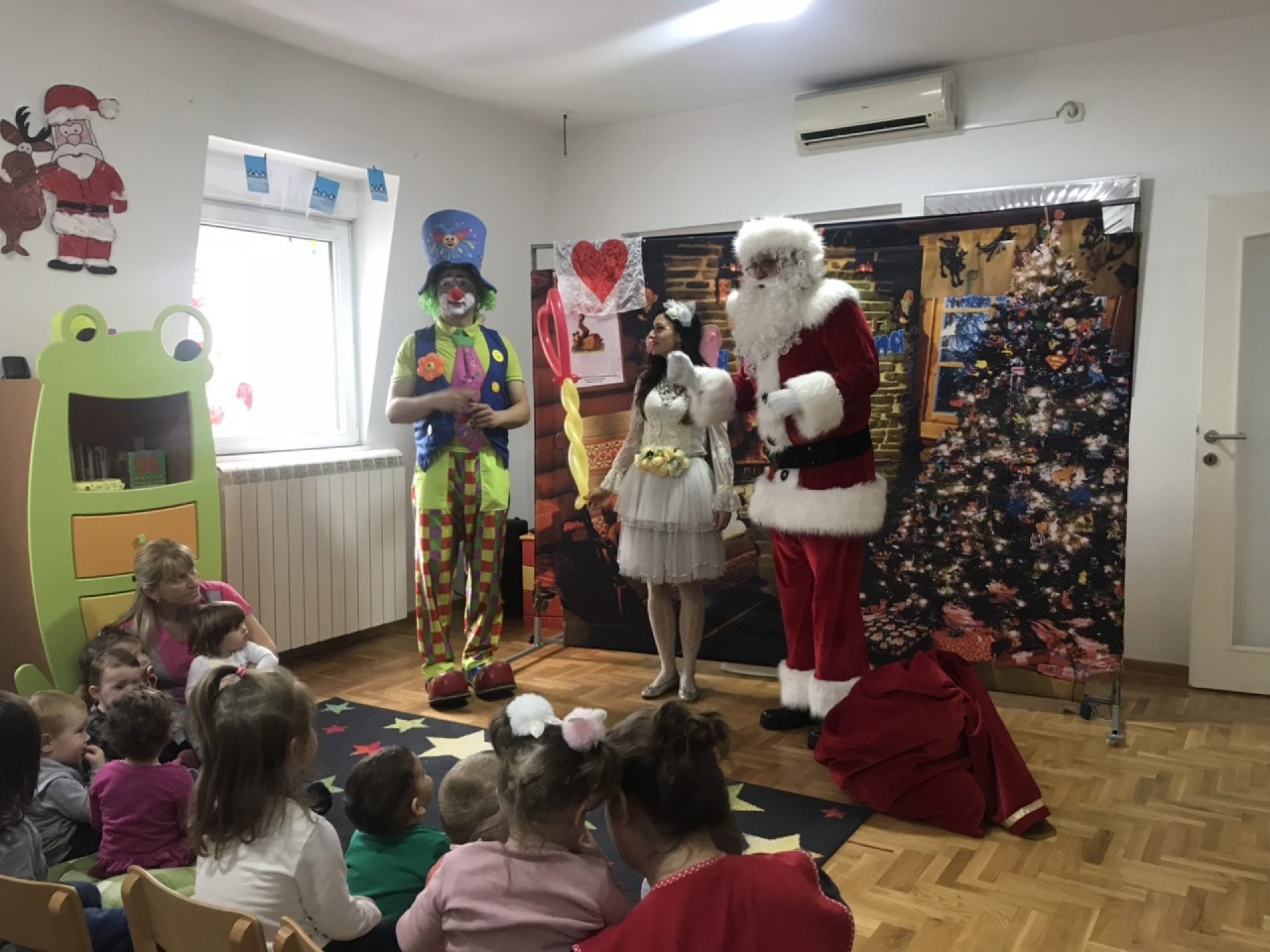 Novogodišnja predstava u vrtićima