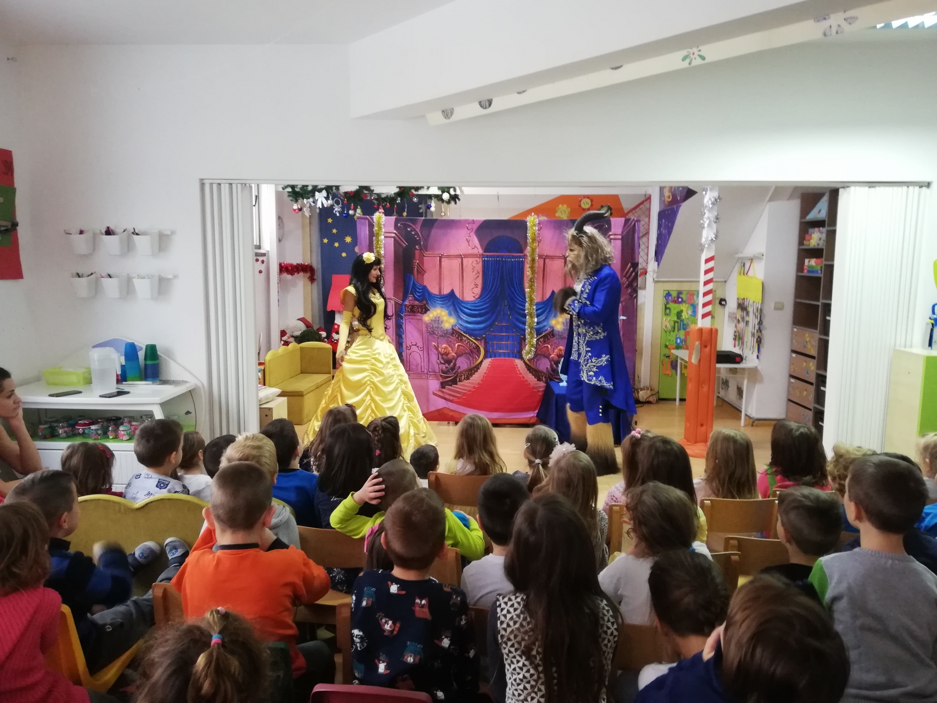 Novogodišnja predstava u vrtićima