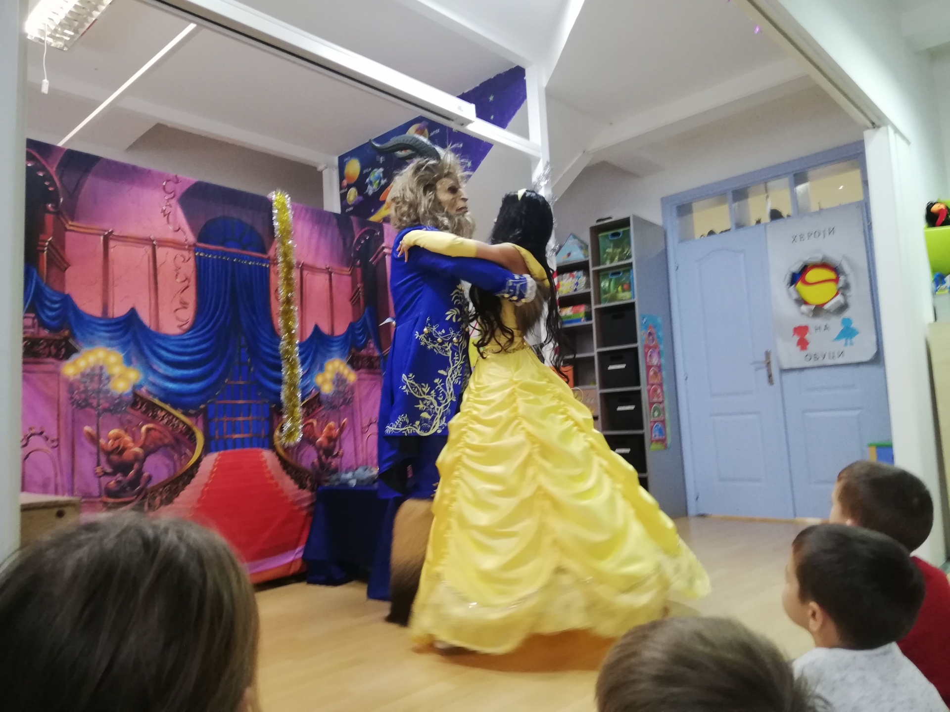 Novogodišnja predstava u vrtićima