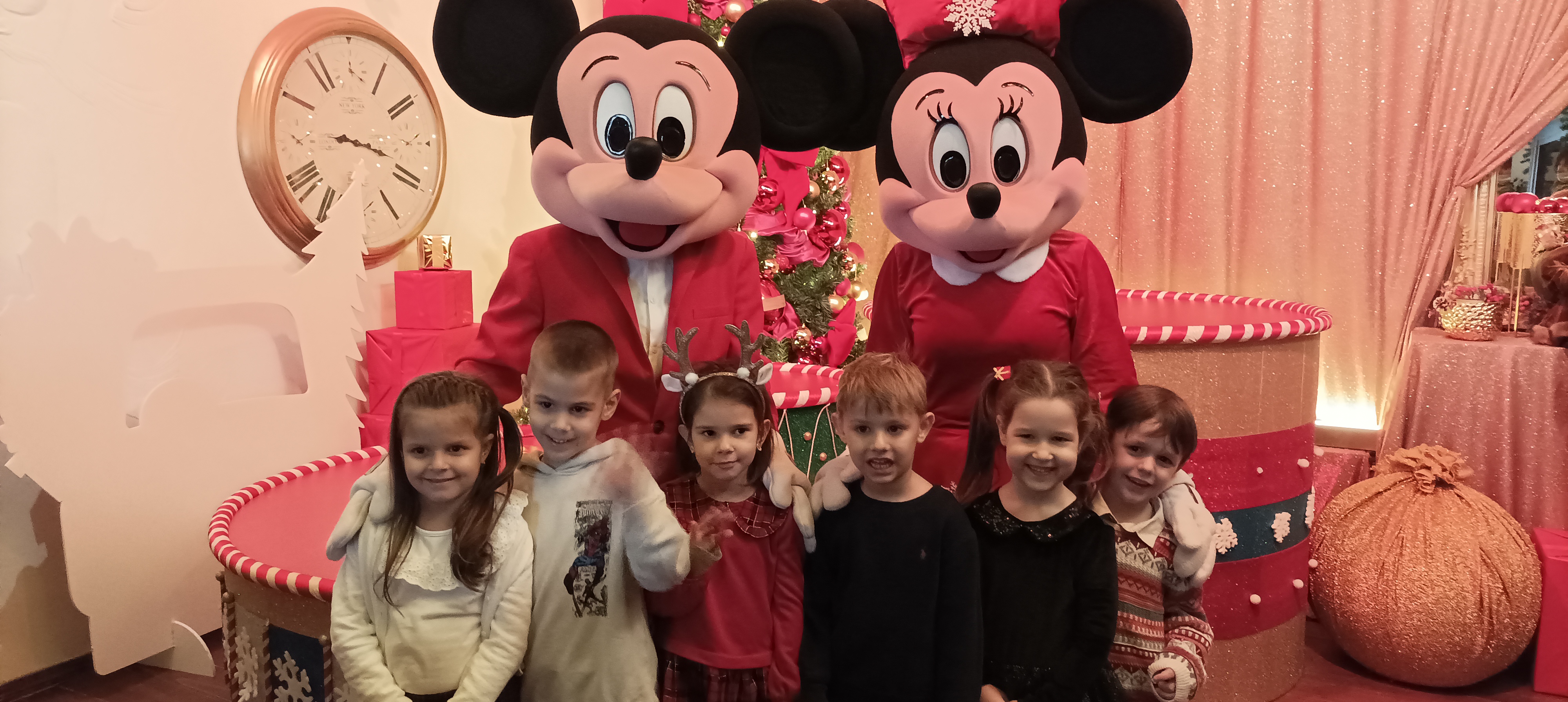 Poseta kuće Deda Mraza Happy House